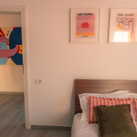 Sunset Apartment - Central Apt With Rooftop Garden Bucharest Luaran gambar