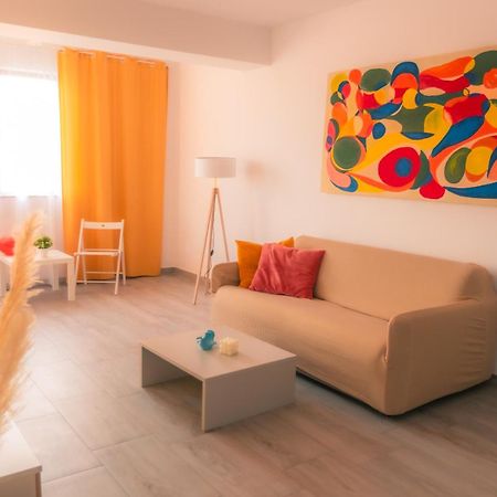 Sunset Apartment - Central Apt With Rooftop Garden Bucharest Luaran gambar